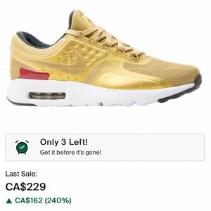 Metallic gold women air max size 9.5 only worn once perfect condition